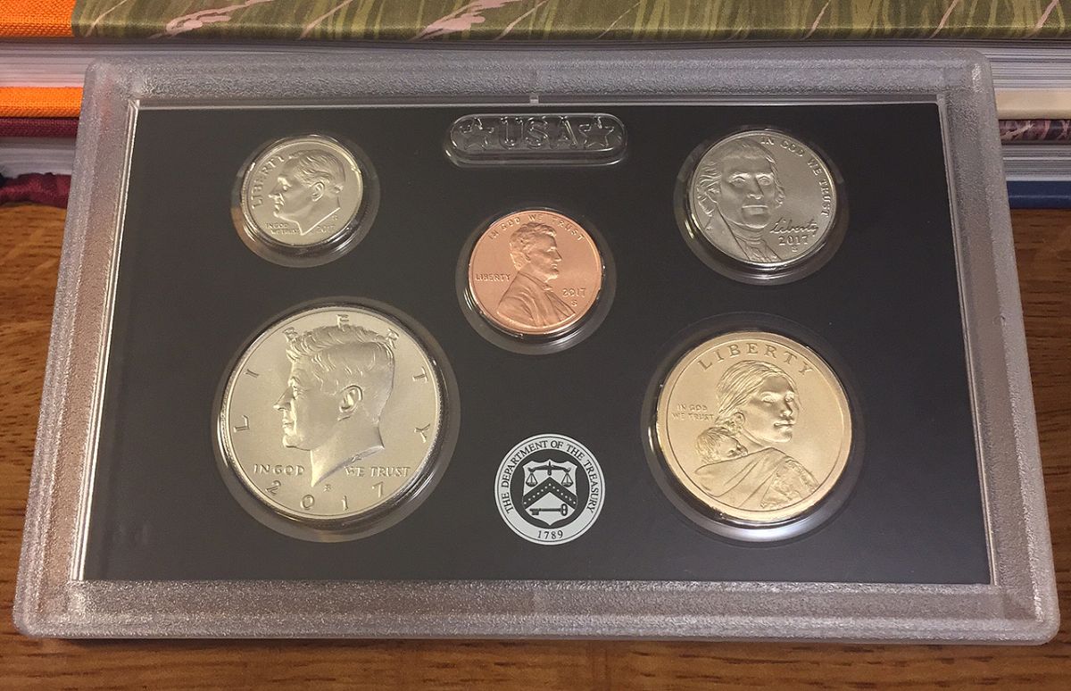 A-New-Coin-Set-From-The-Mint-On-8-1-17,-Eu-225th-Anniversary-Set